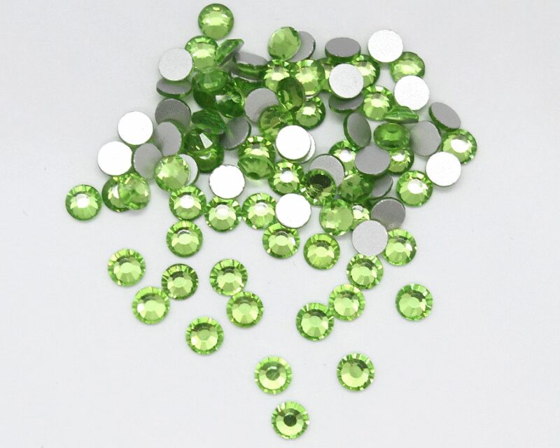 Stikliniai PERIDOT akmenukai 100vnt.